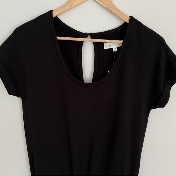 NWT Lou & Grey Signaturesoft Scoop Neck Cap Sleeve Romper in Black, Size XS - Picture 10 of 15
